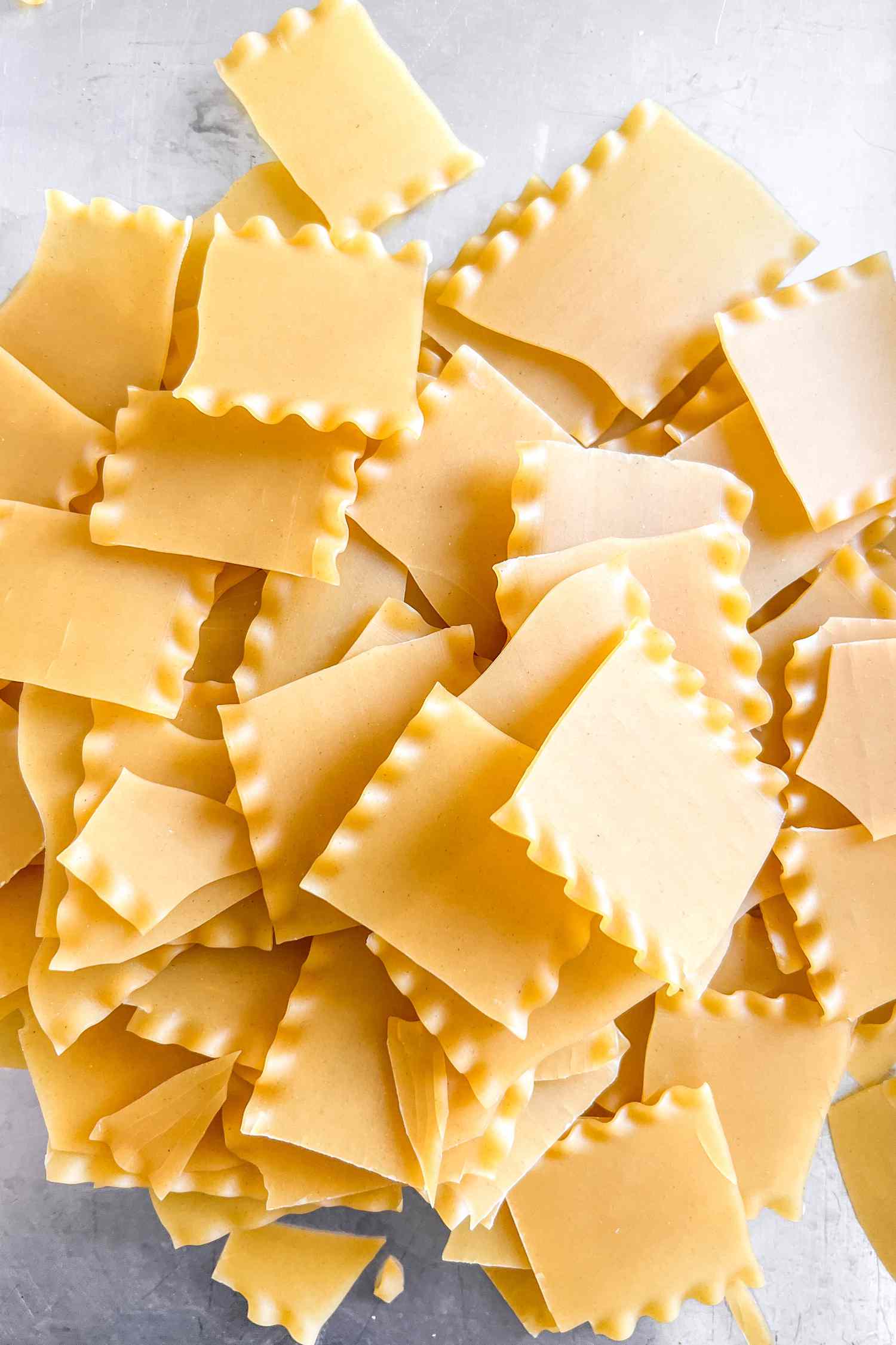 Pasta broken into 2-inch pieces.