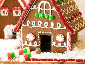 Side view of the front of a house made of gingerbread.