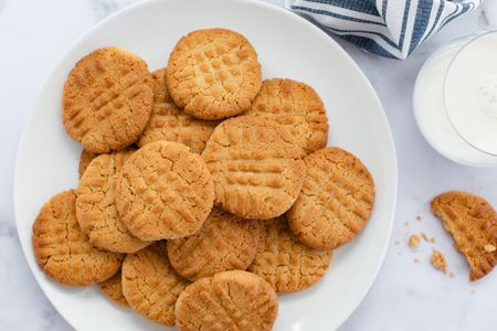 A plate of Peanut Butter Cookies.