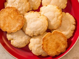 Smash sugar cookies on a plate 